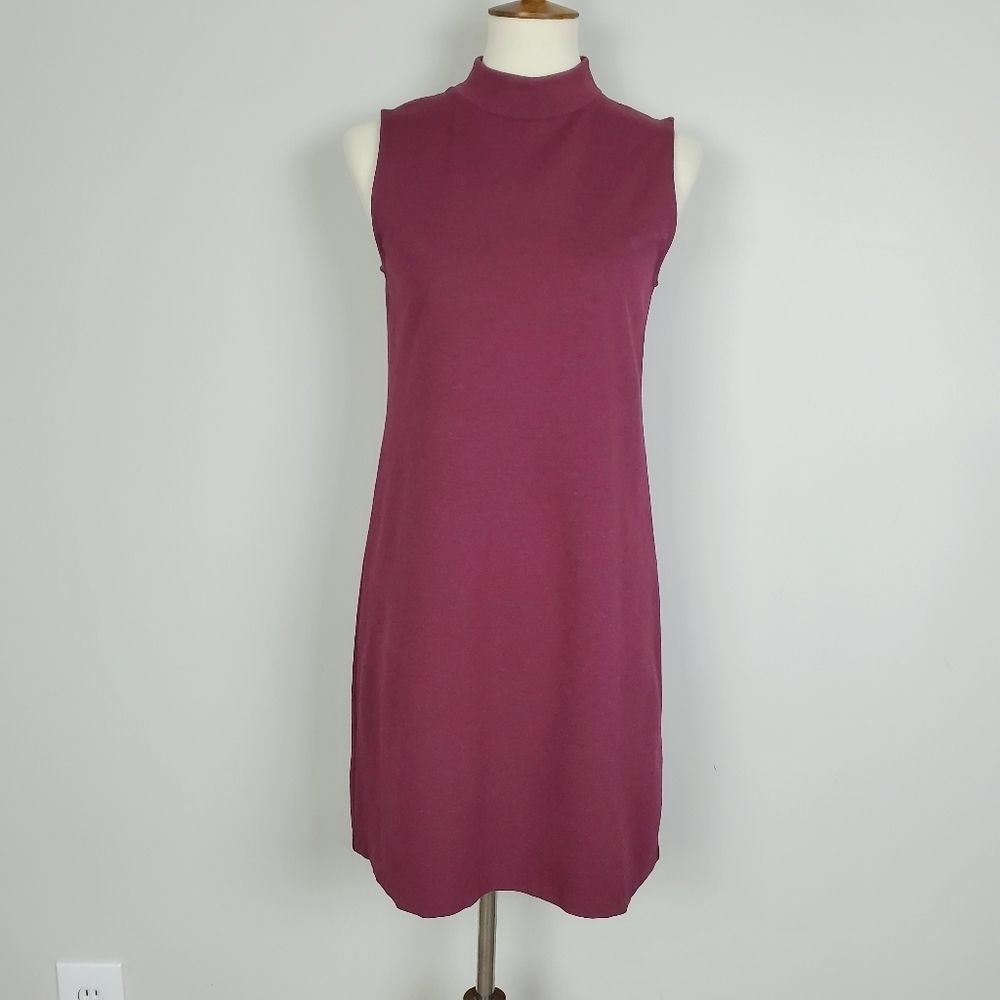 Adrienne Vittadini Burgundy Sleeveless Shift Dress